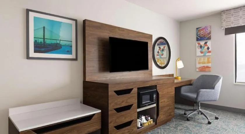 Hampton Inn & Suites Savannah-Airport