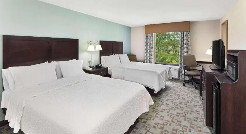 Hampton Inn & Suites Savannah-Airport